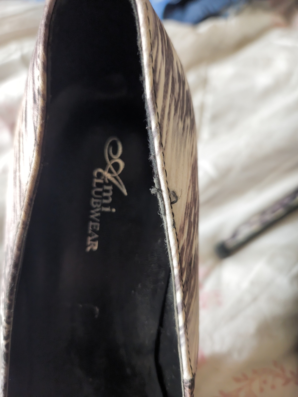 Ami Clubwear Beige and Black Snakeskin Pointed Pump